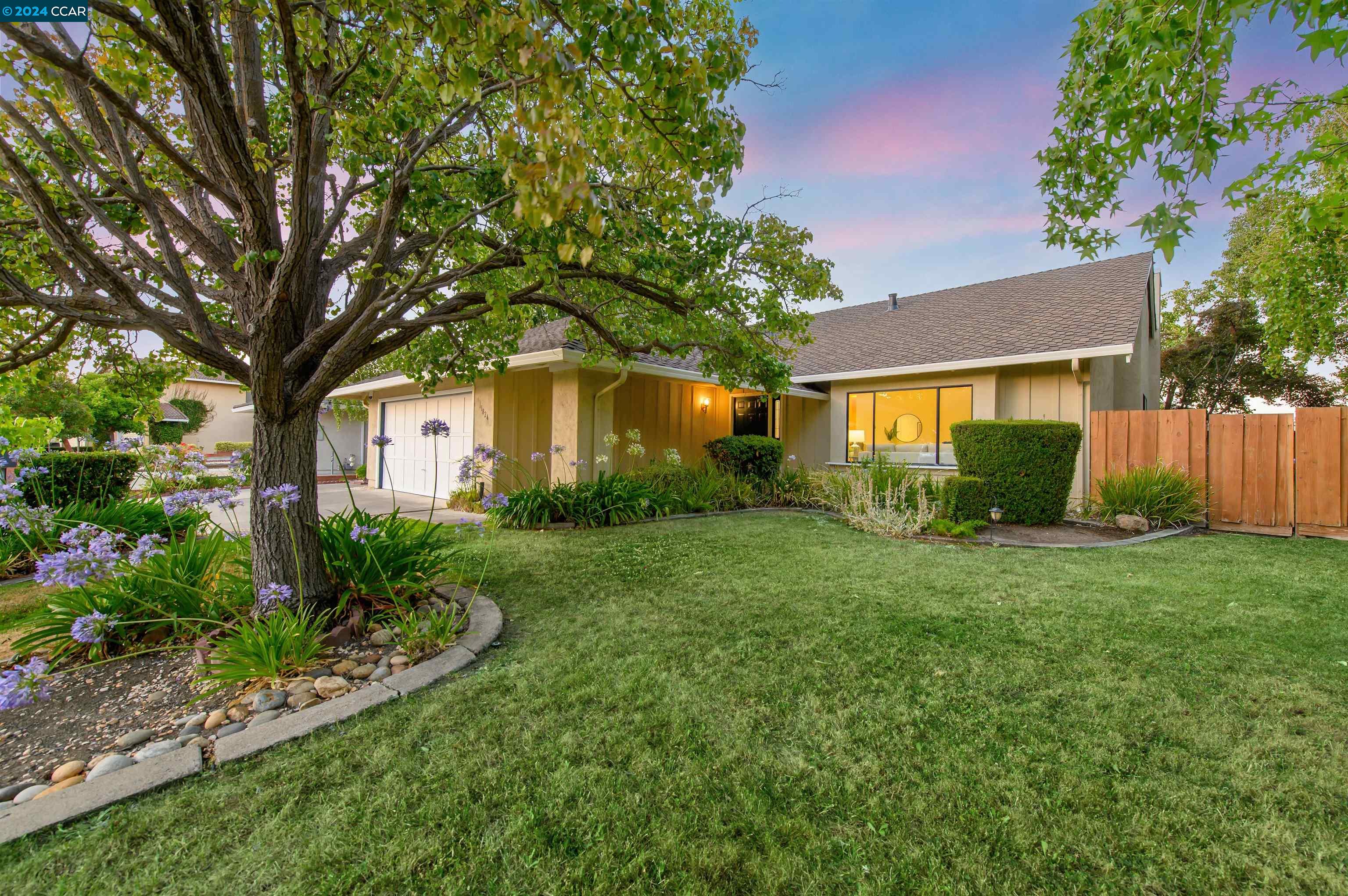 11824 Norfolk Pl