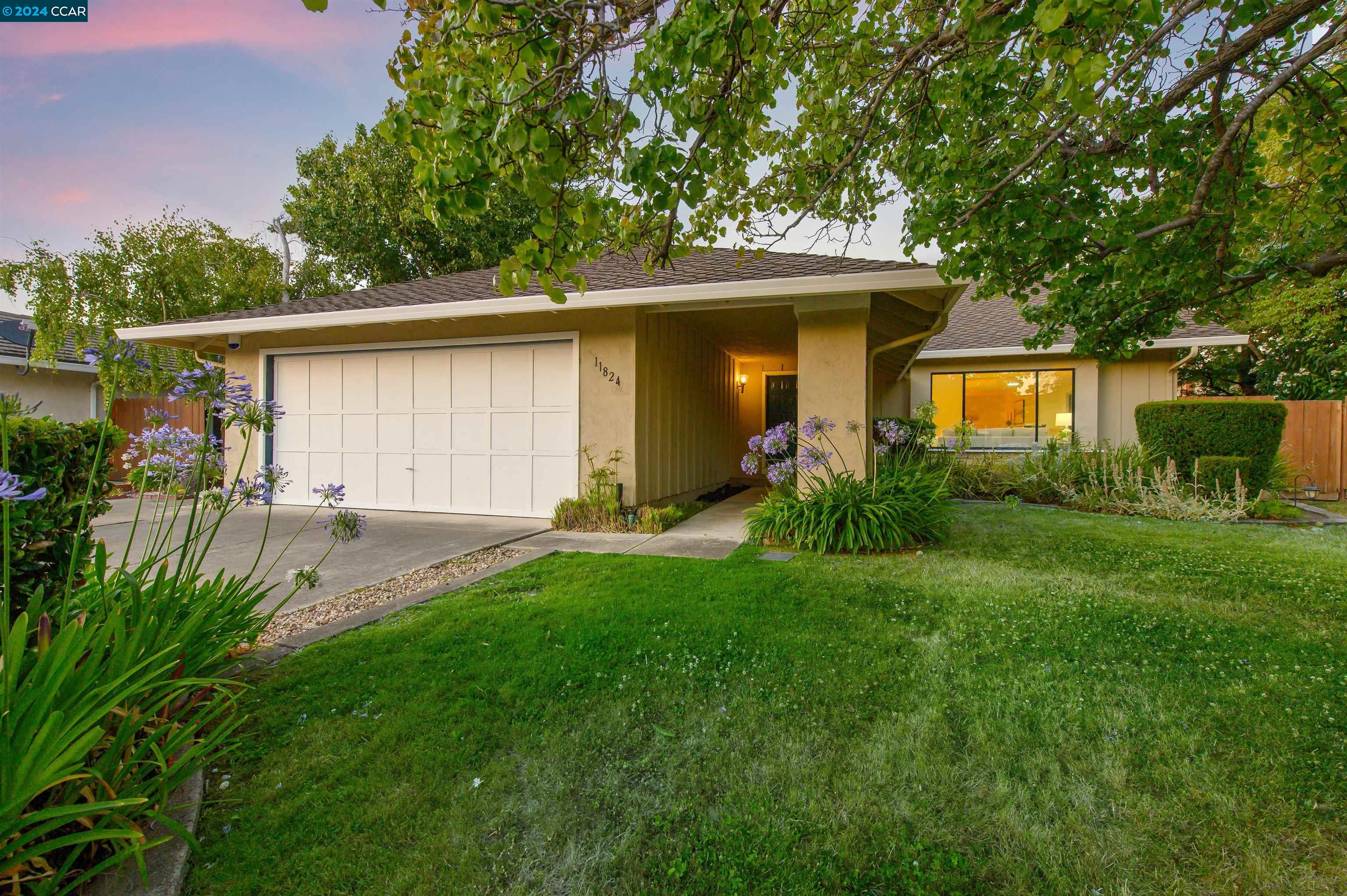 11824 Norfolk Pl