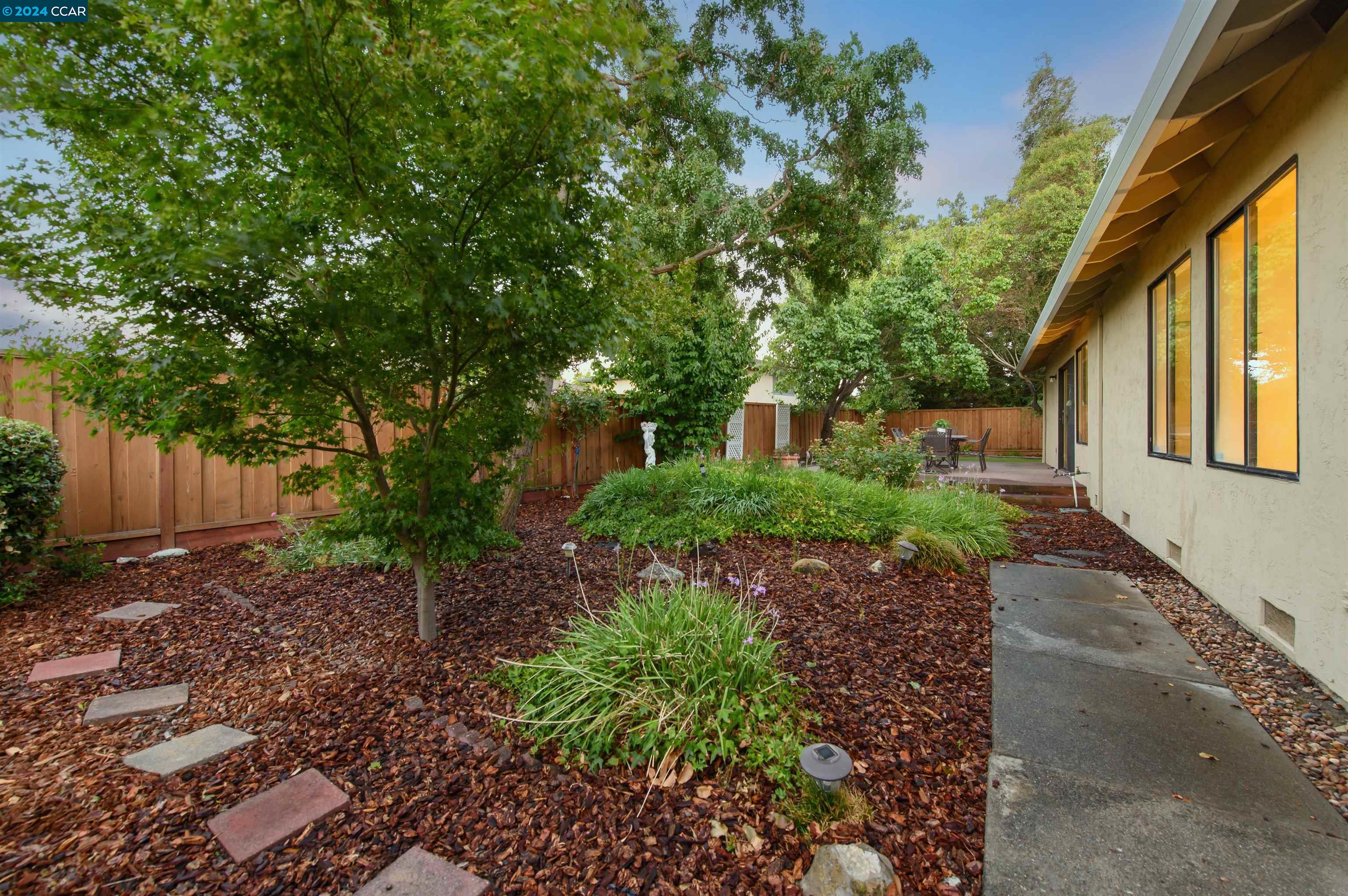 11824 Norfolk Pl