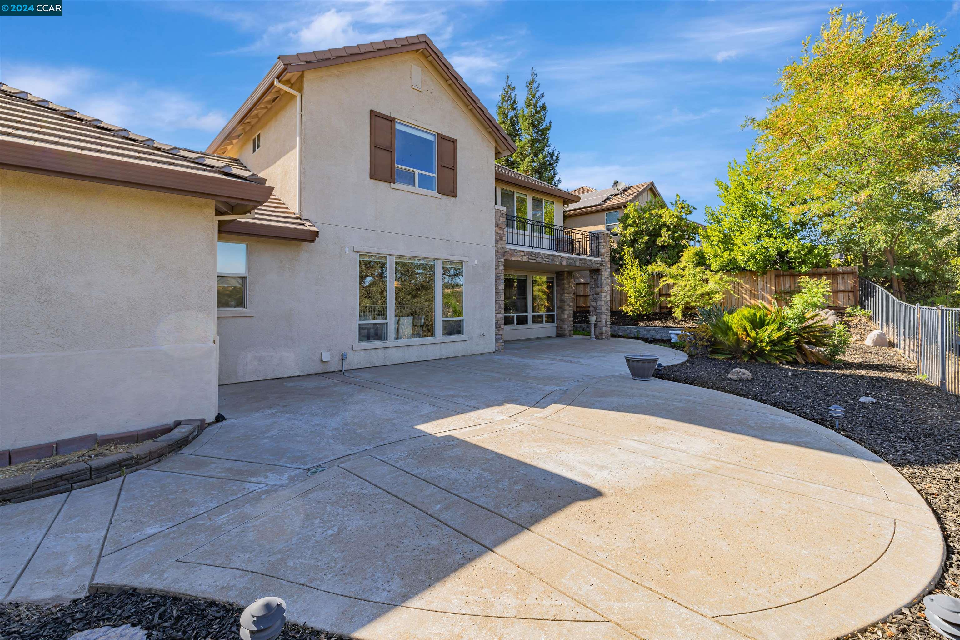 3741 BLACK OAK DR