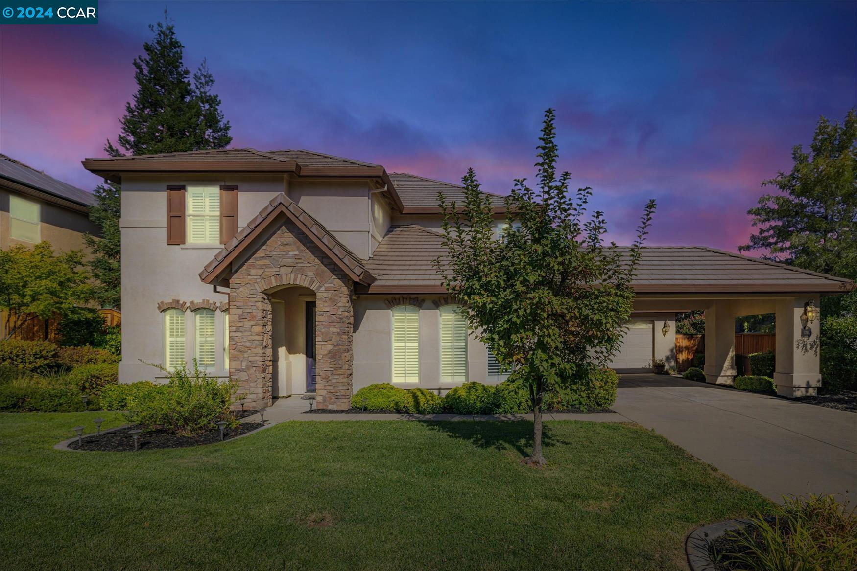 3741 BLACK OAK DR