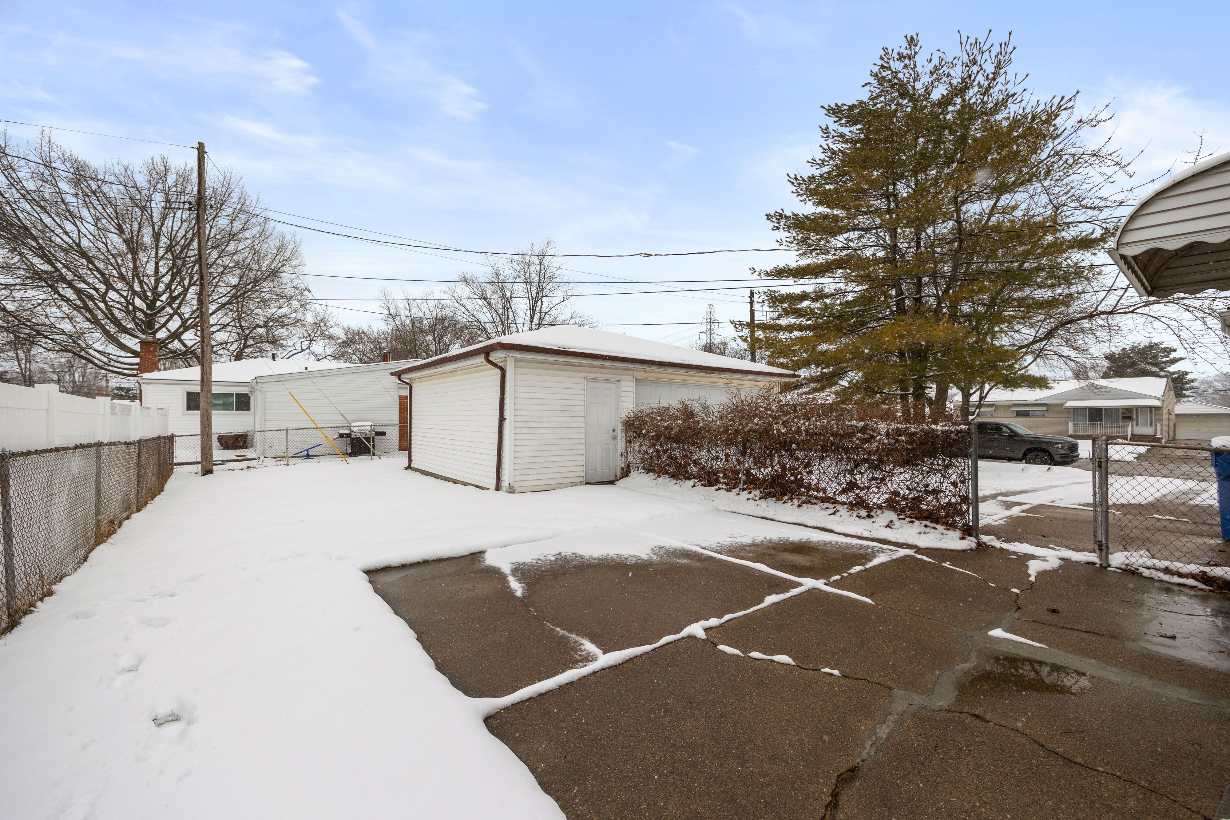 30956 IROQUOIS Drive
