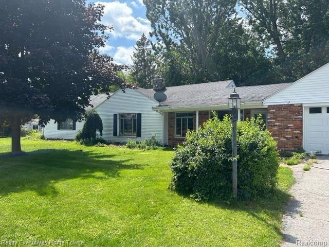 6039 WILDROSE Lane