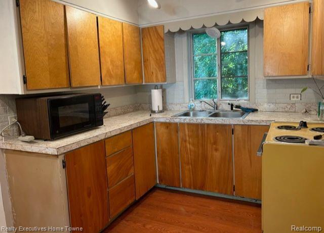 6039 WILDROSE Lane