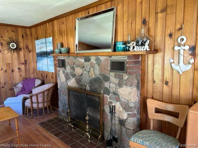 6039 WILDROSE Lane