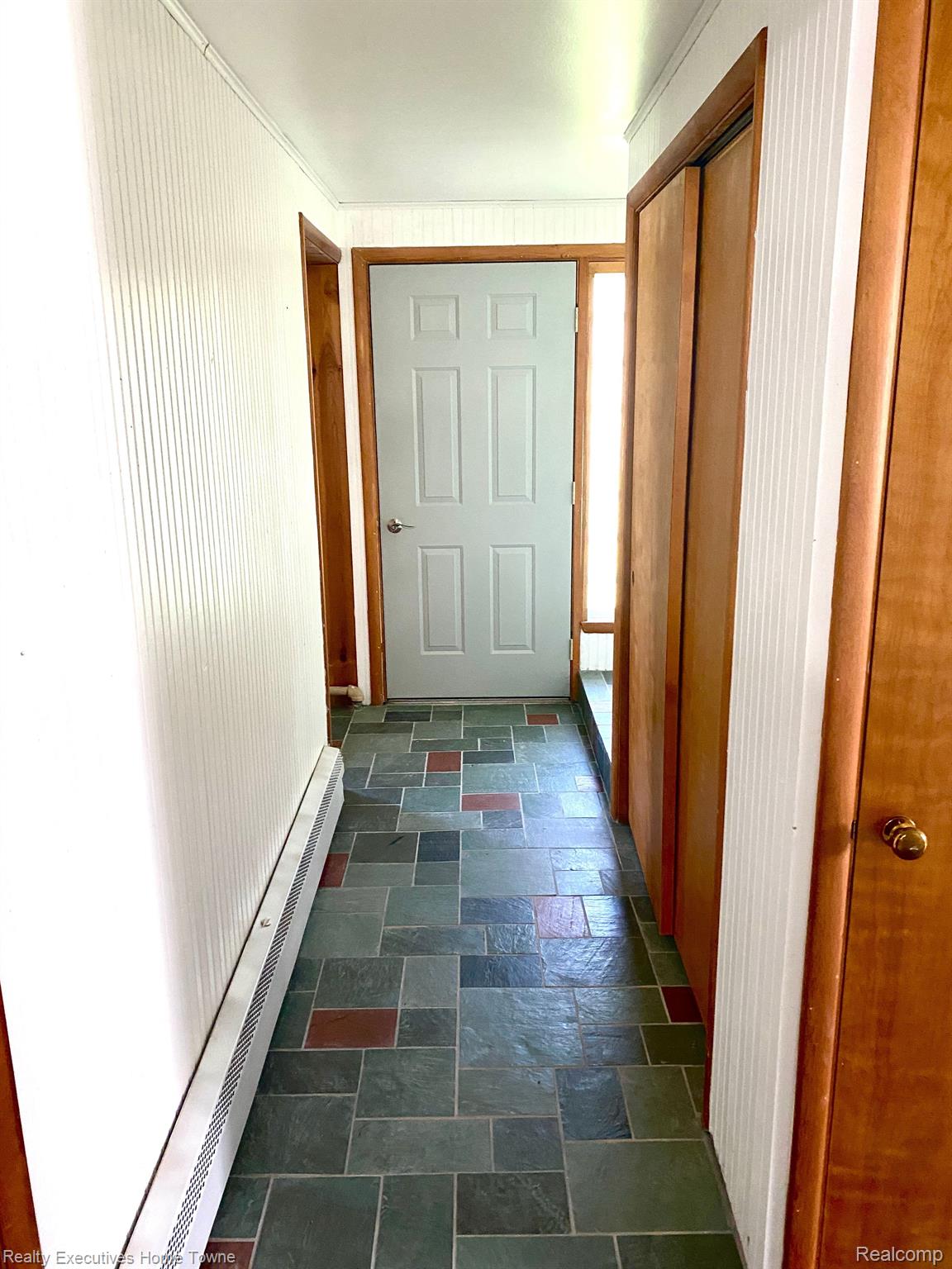 6039 WILDROSE Lane