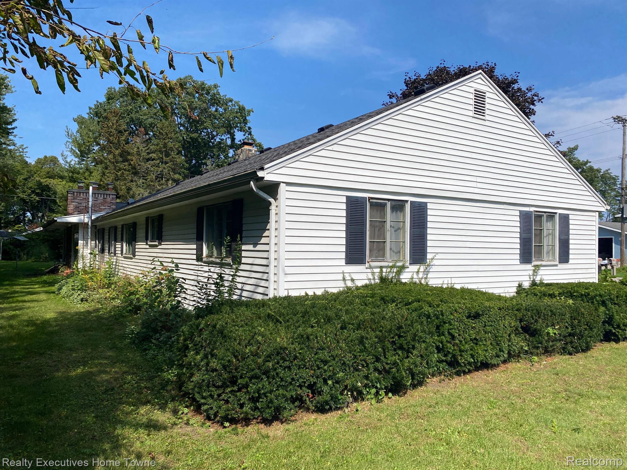 6039 WILDROSE Lane