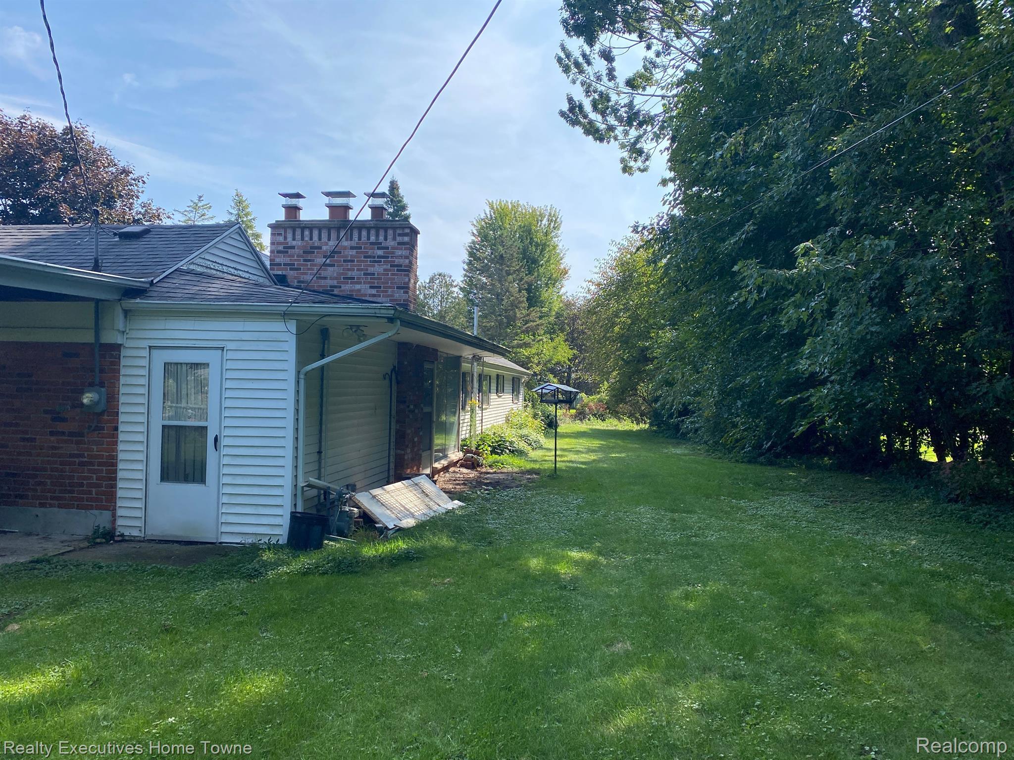 6039 WILDROSE Lane