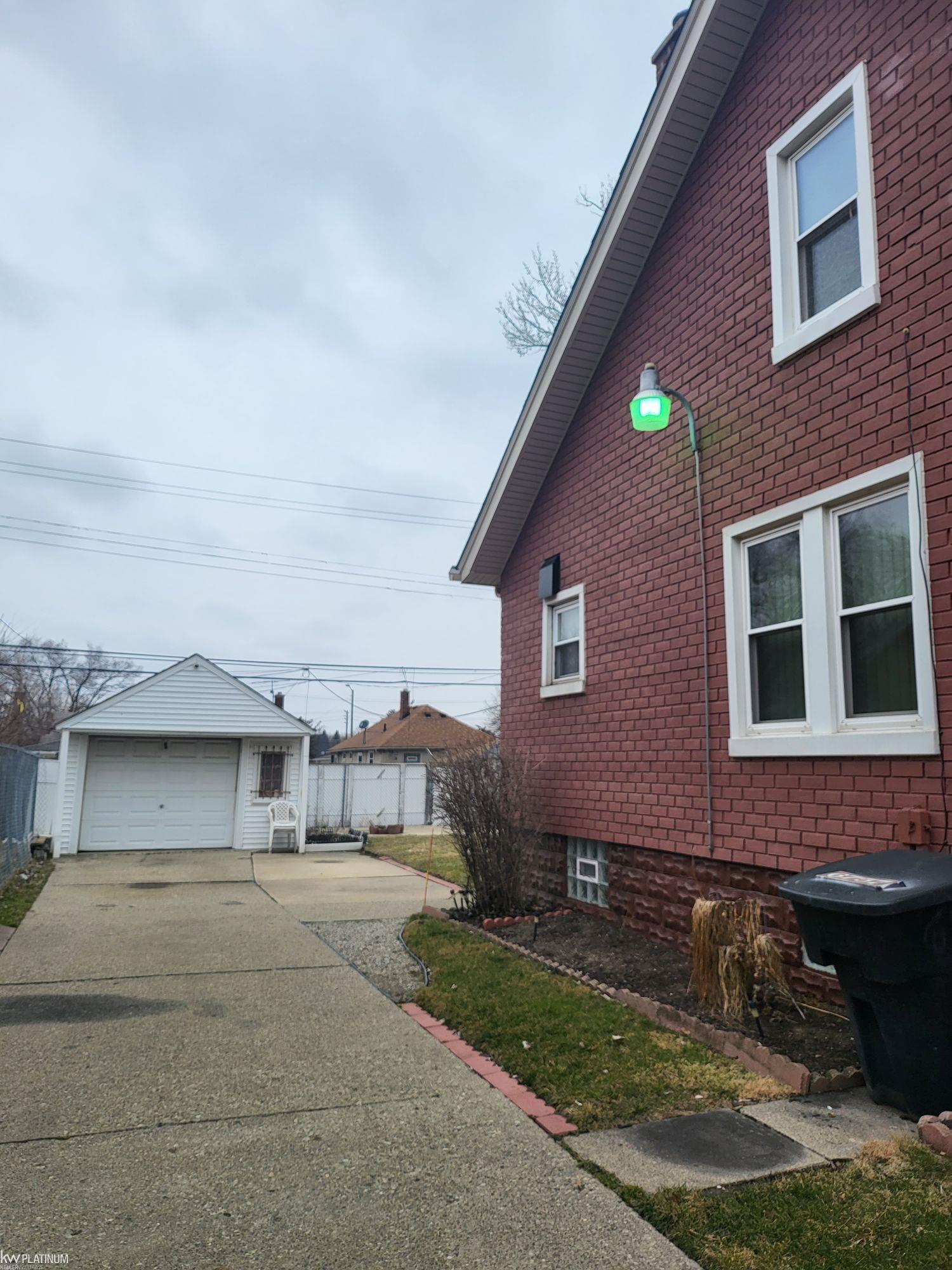 6757 Iowa Street
