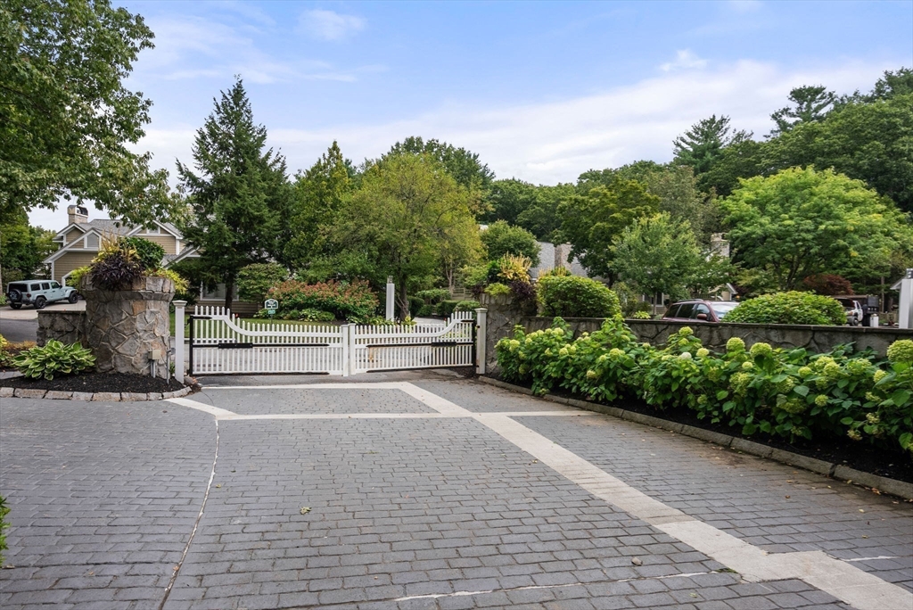 5 Glen Oak Dr # 5