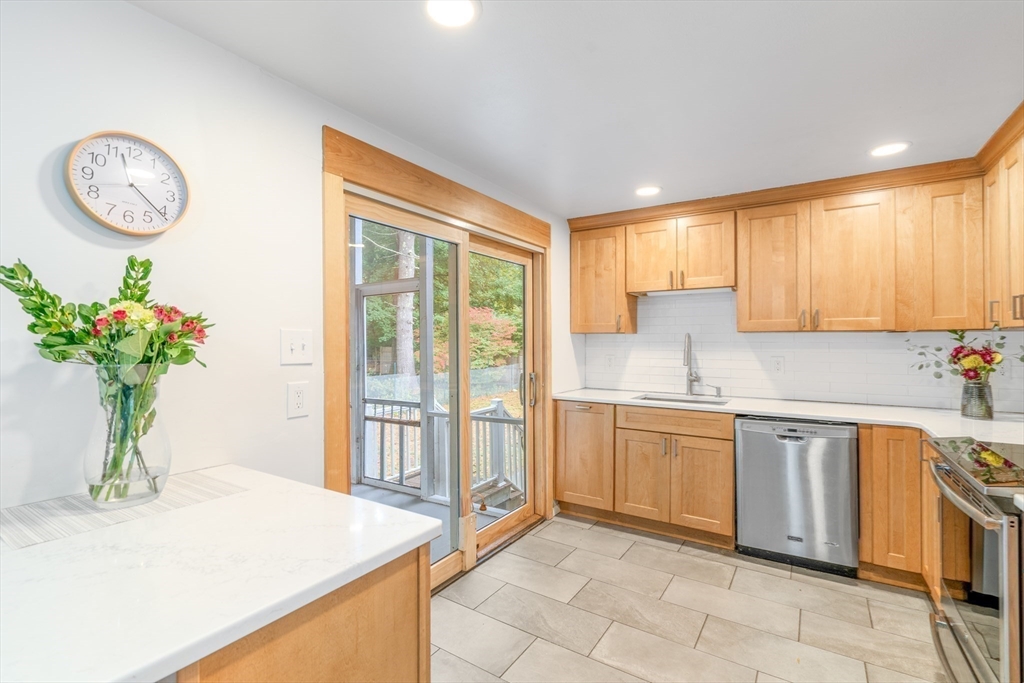65 Robbins Rd