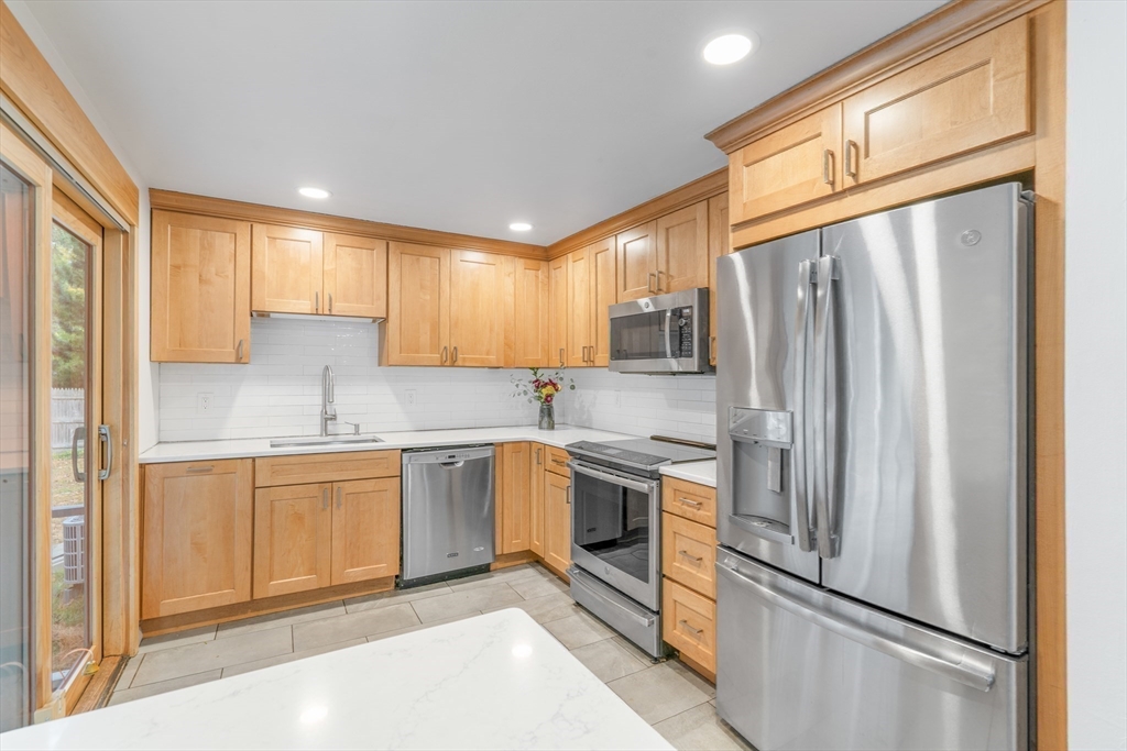 65 Robbins Rd