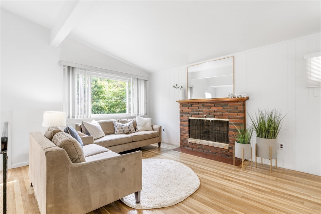 65 Robbins Rd