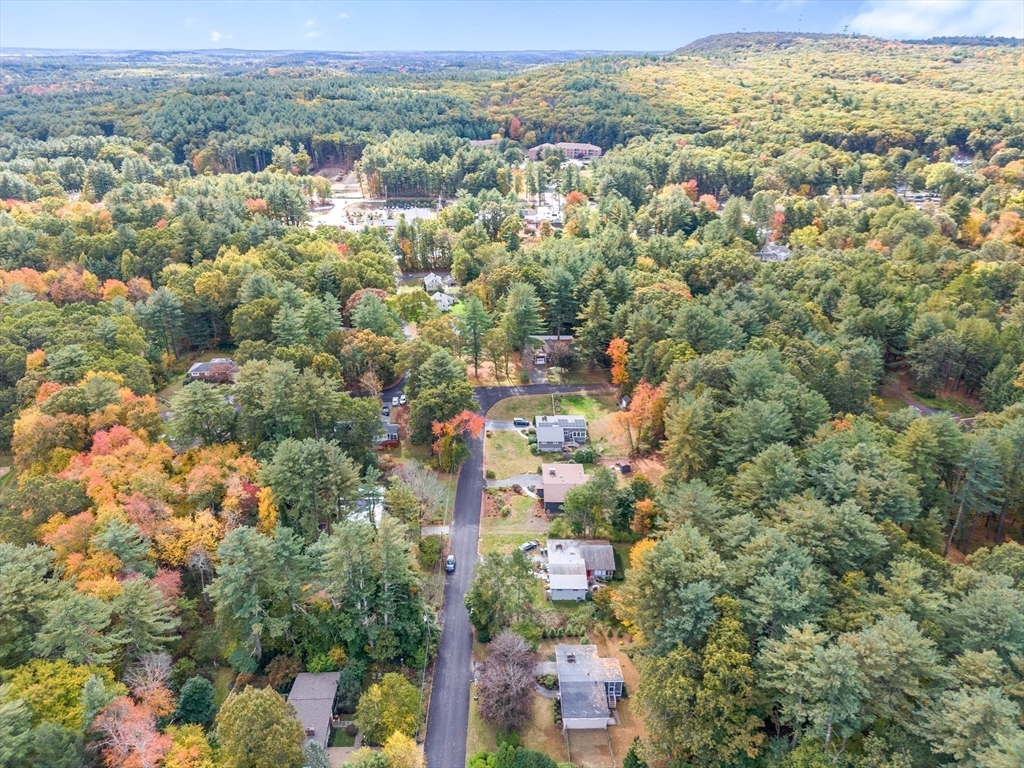 65 Robbins Rd