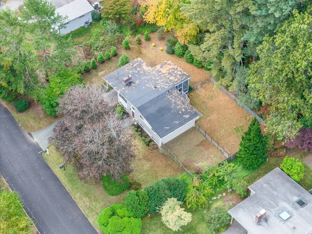 65 Robbins Rd