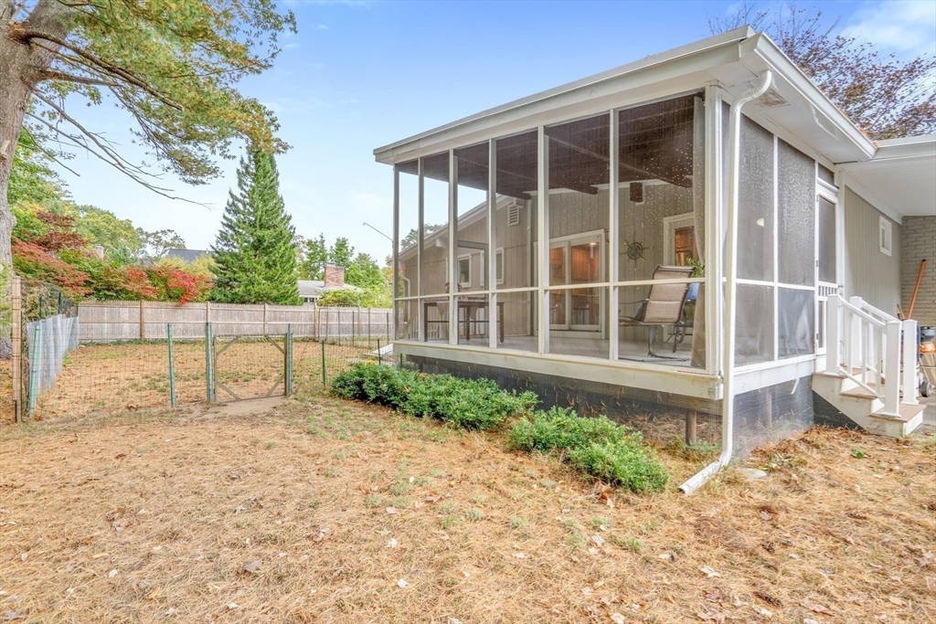 65 Robbins Rd