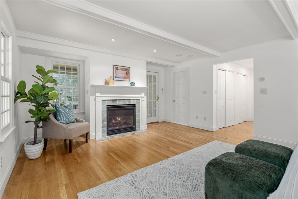 37 Pequot Rd