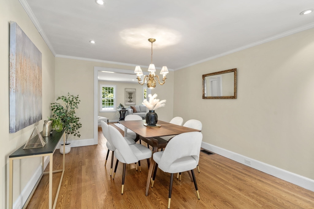 37 Pequot Rd