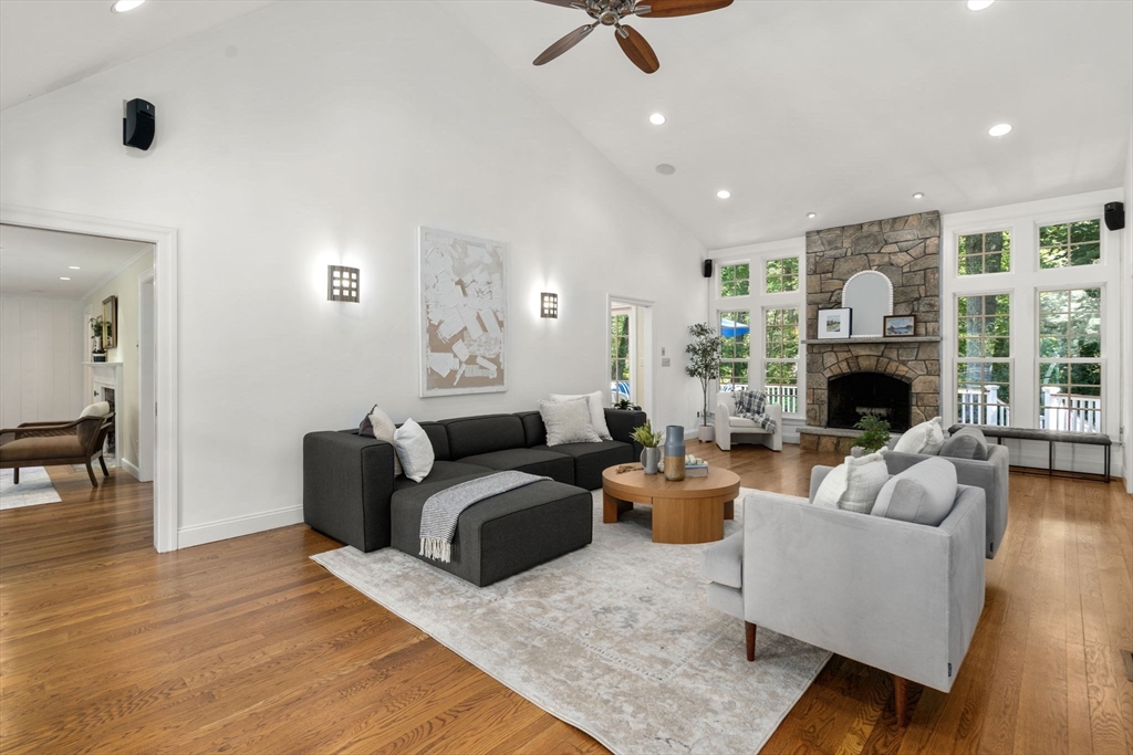 37 Pequot Rd