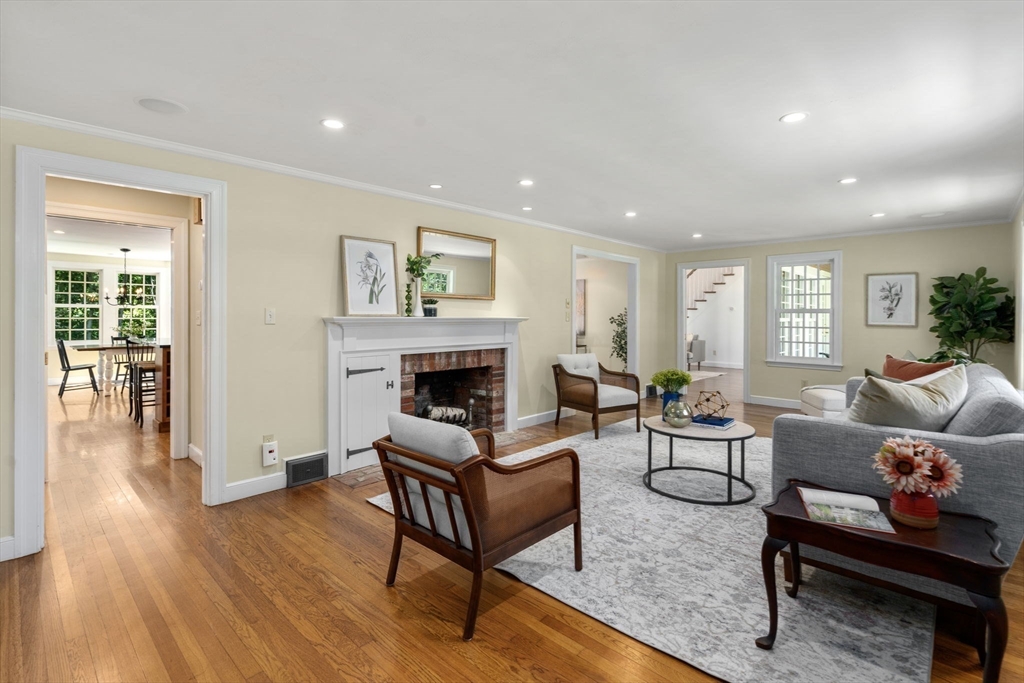 37 Pequot Rd