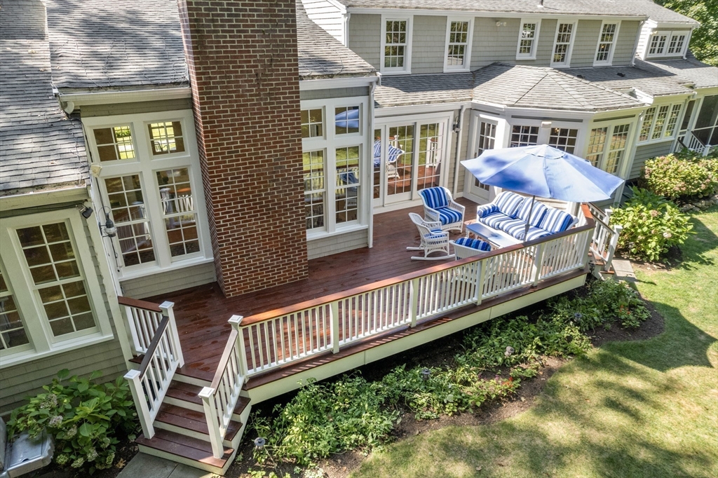 37 Pequot Rd