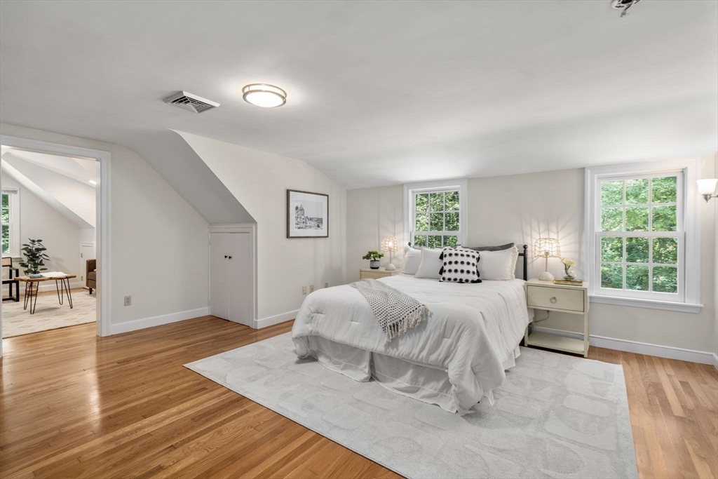 37 Pequot Rd
