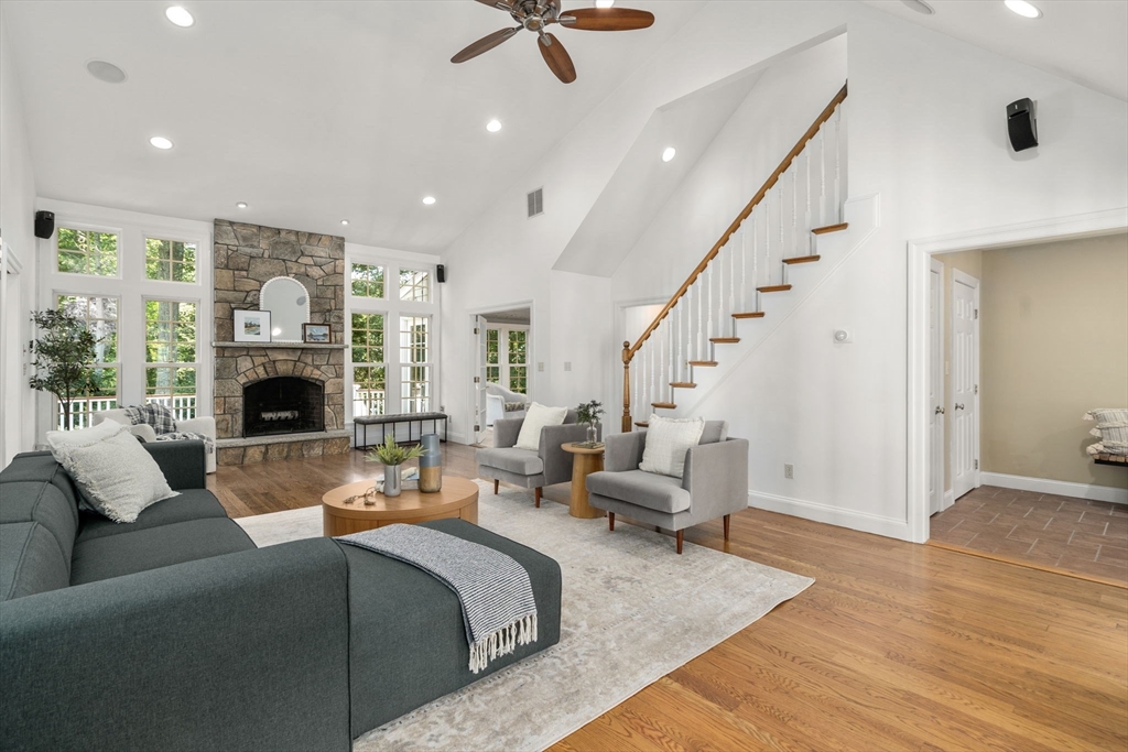 37 Pequot Rd