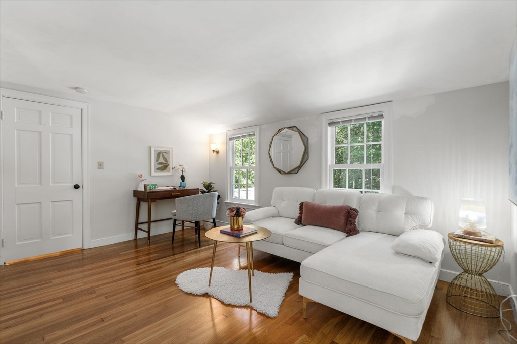 37 Pequot Rd