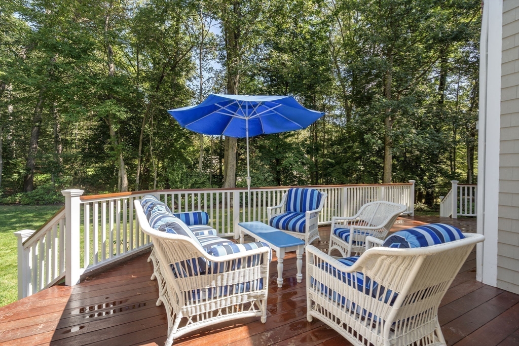 37 Pequot Rd