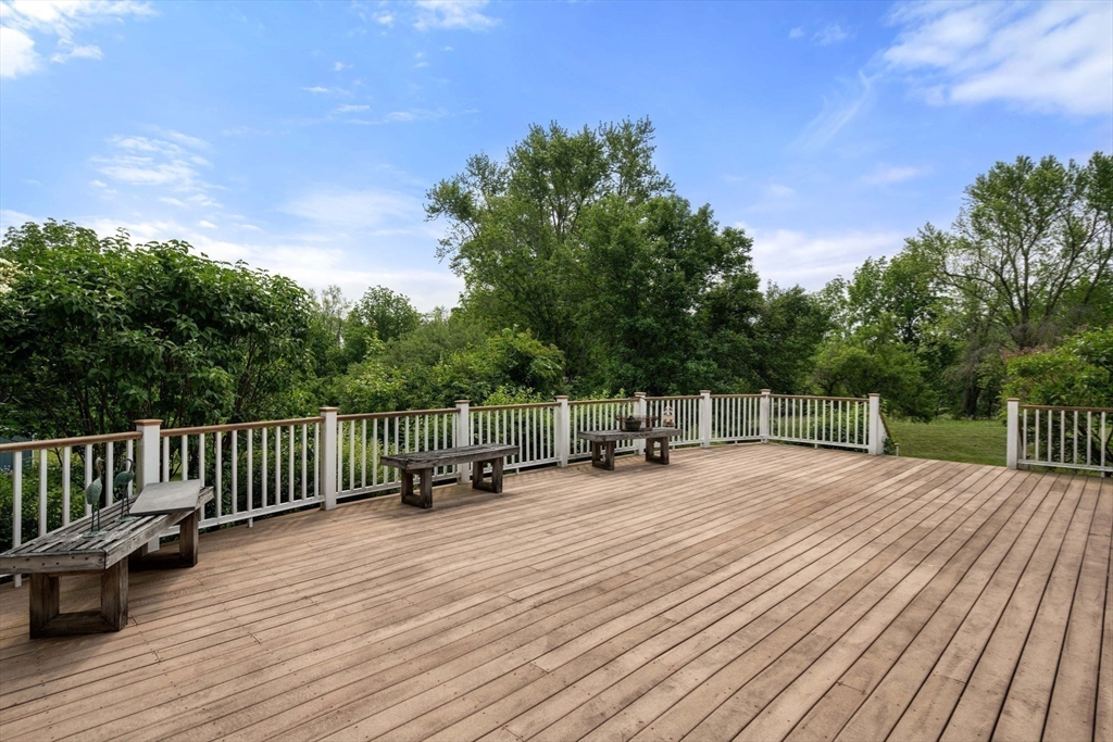 142 Pelham Island Rd