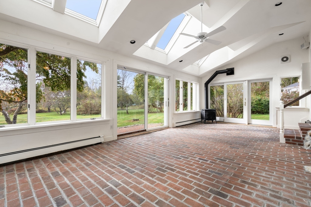 142 Pelham Island Rd