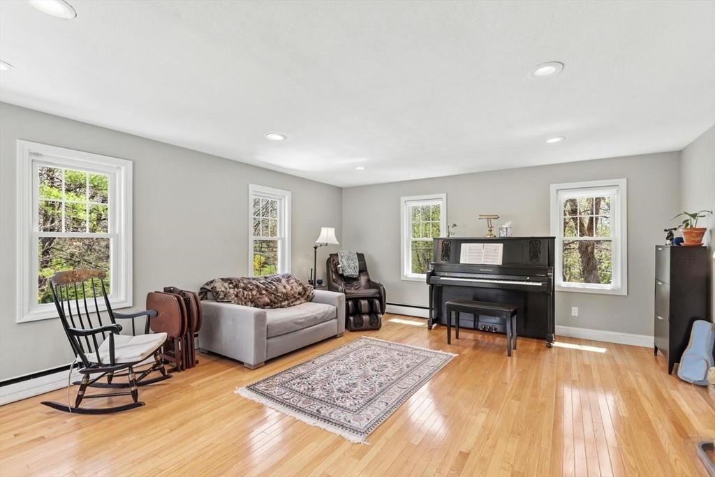 16 Wayland Hills Rd