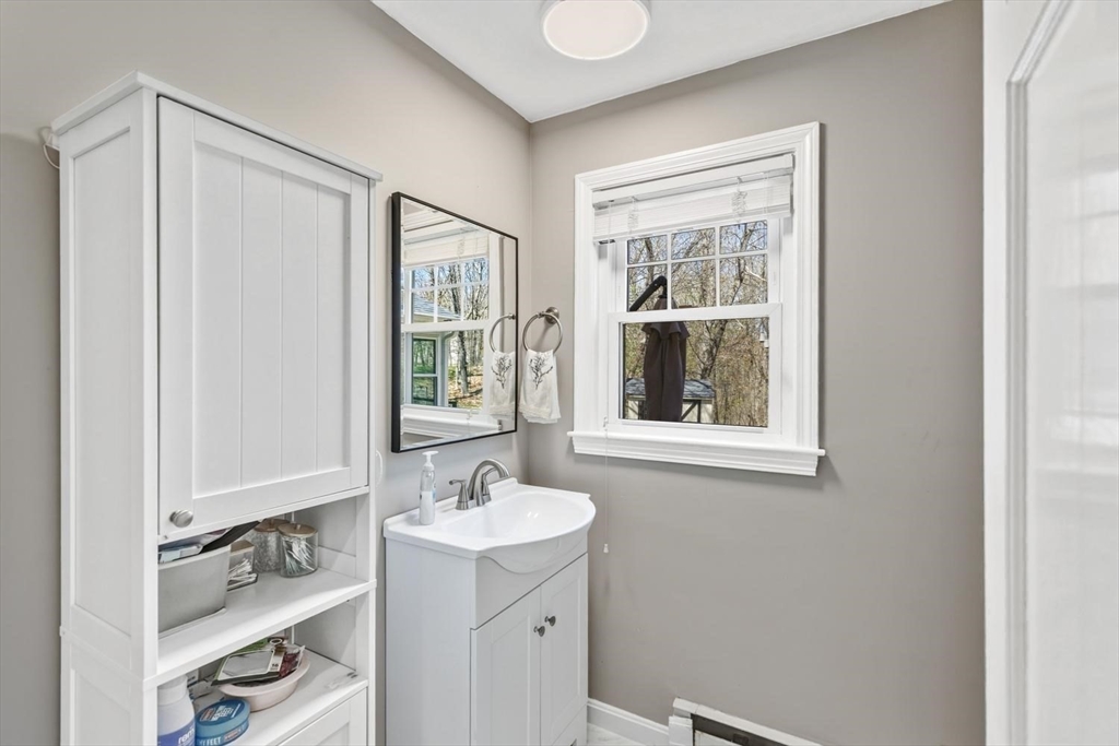 16 Wayland Hills Rd