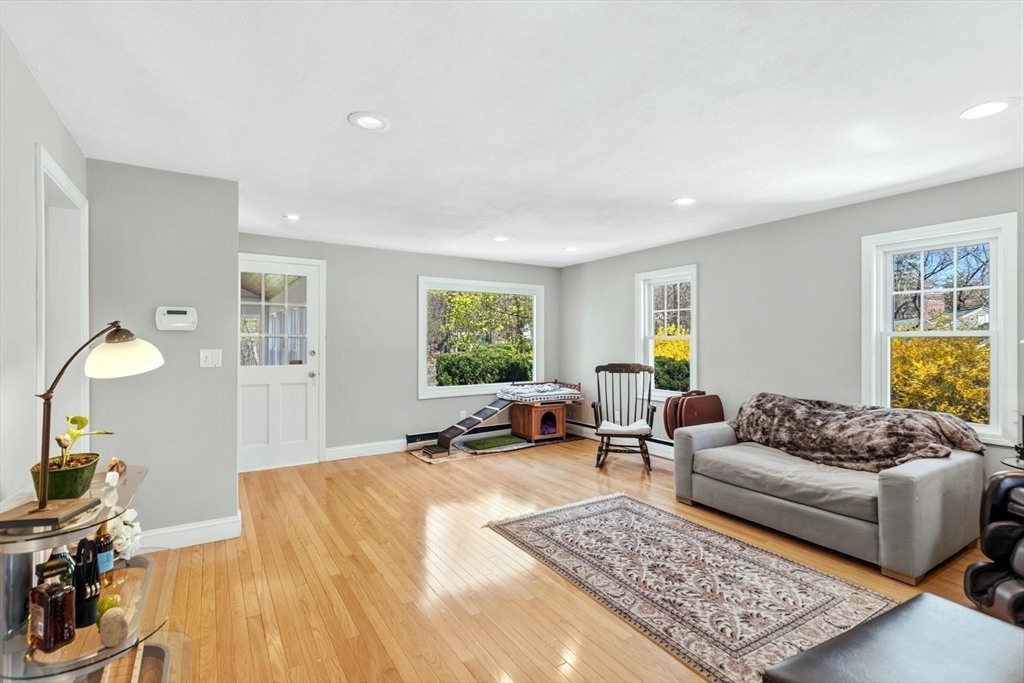 16 Wayland Hills Rd