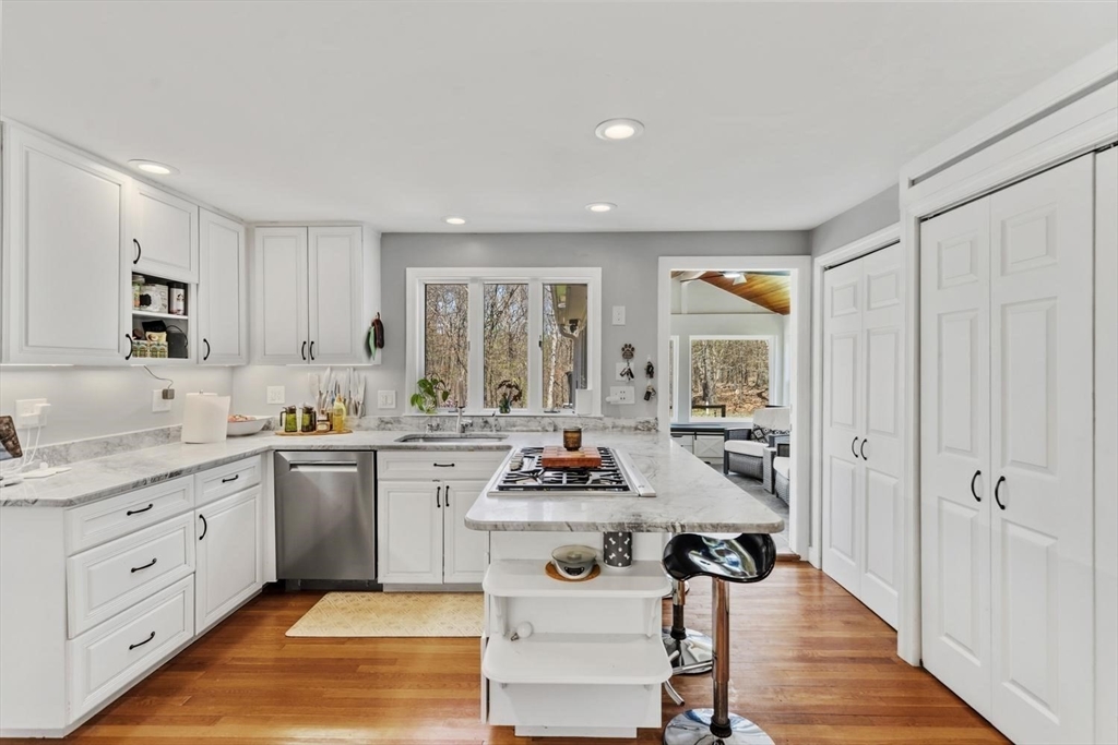 16 Wayland Hills Rd