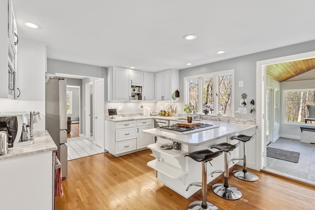 16 Wayland Hills Rd