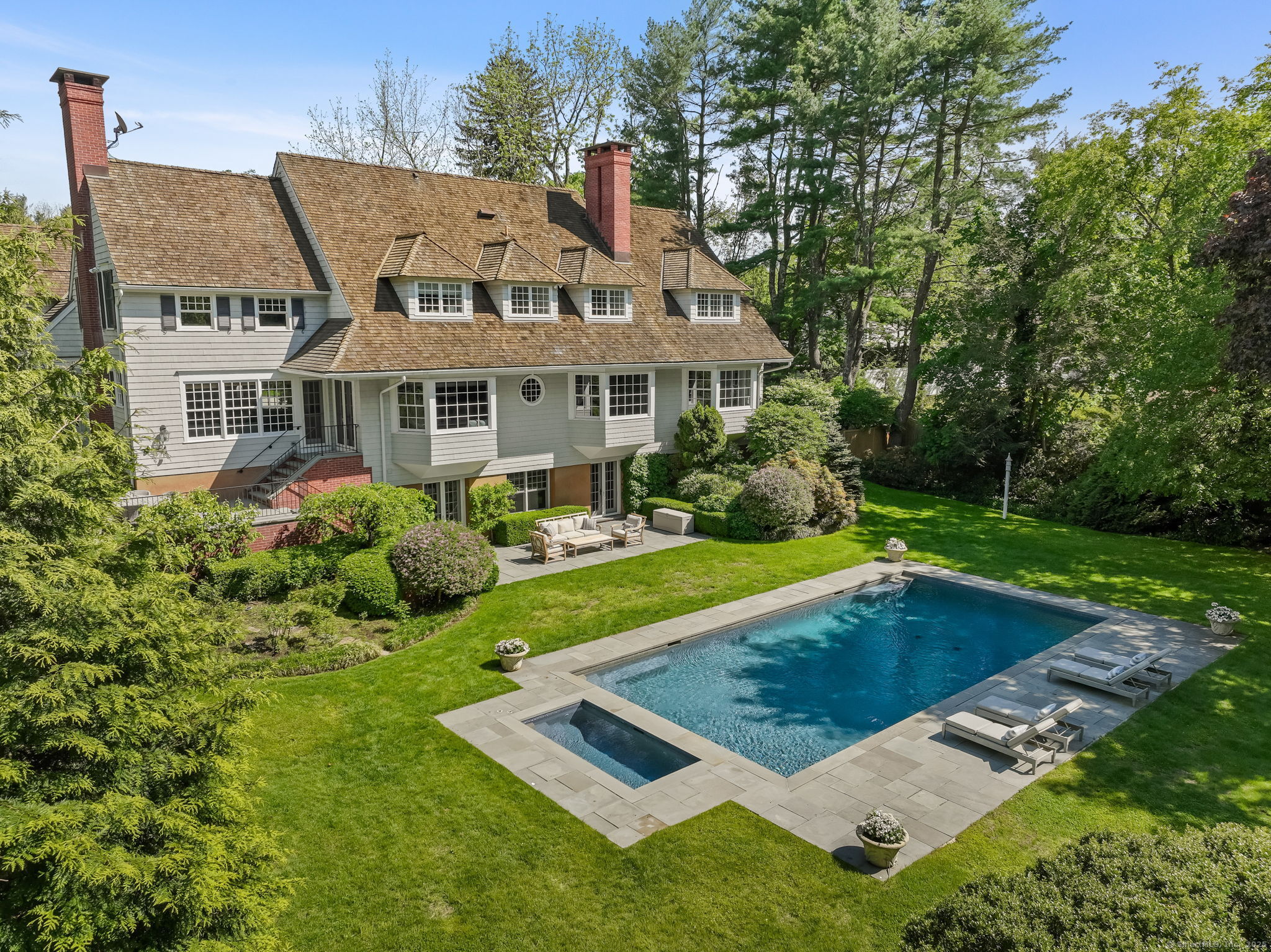 42 Morningside Drive South