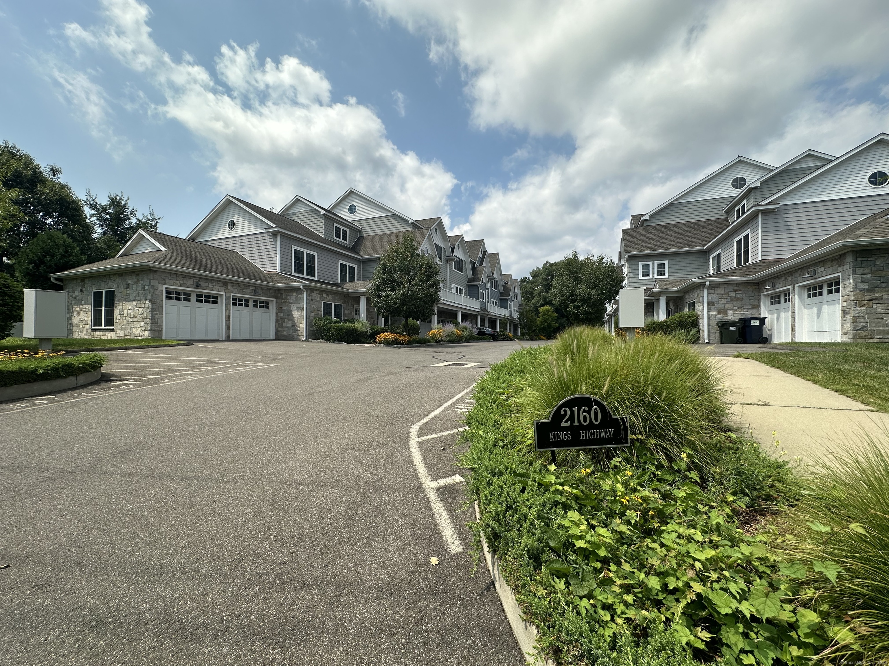 2160 Kings Highway 10