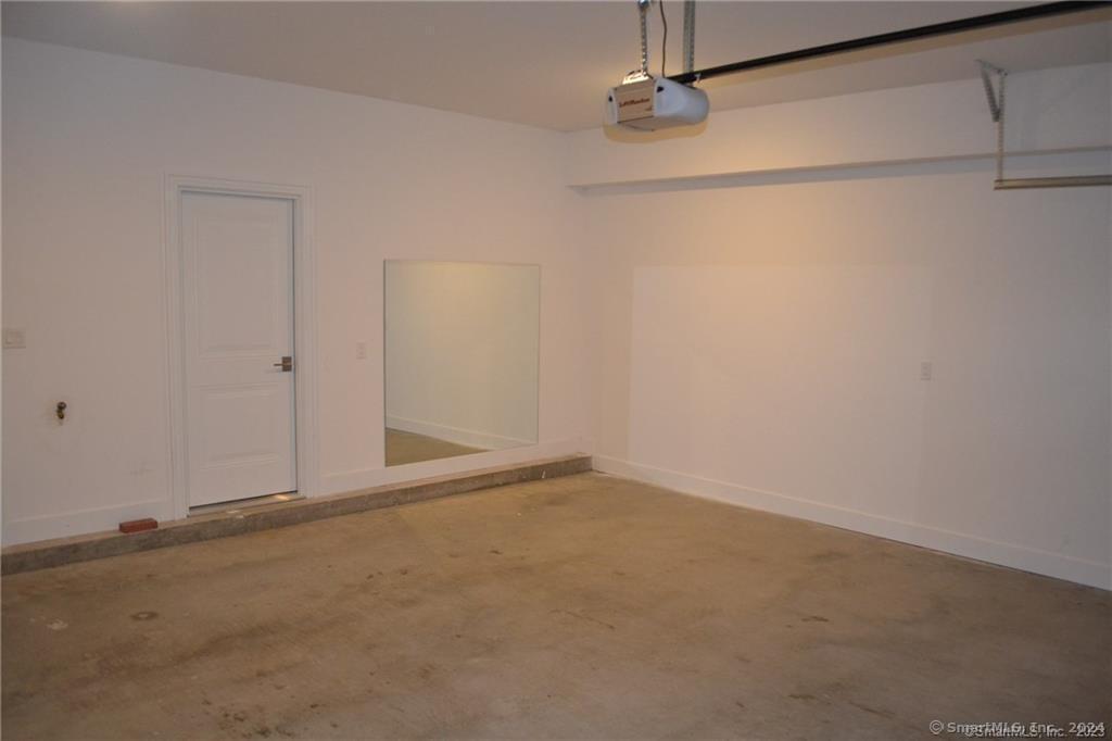 2160 Kings Highway 10