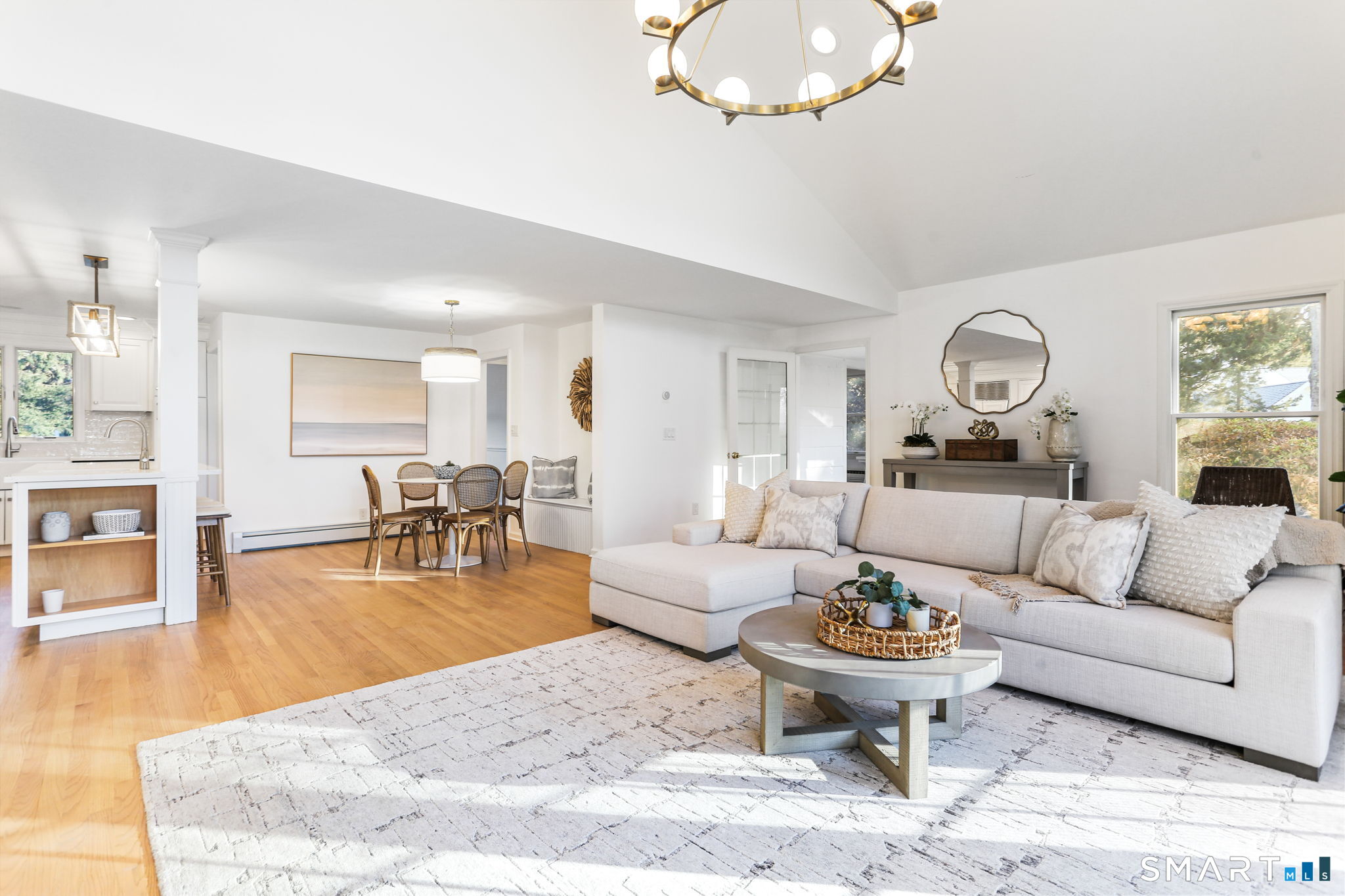 86 Maple Avenue South