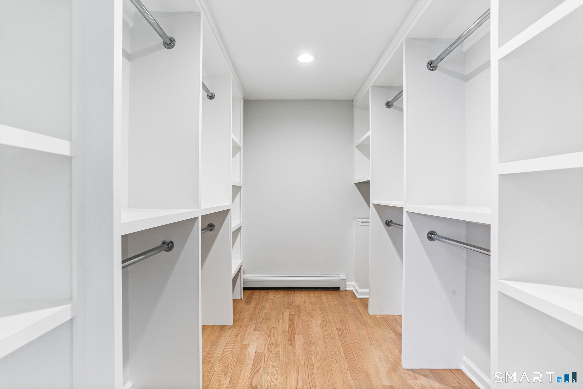 86 Maple Avenue South