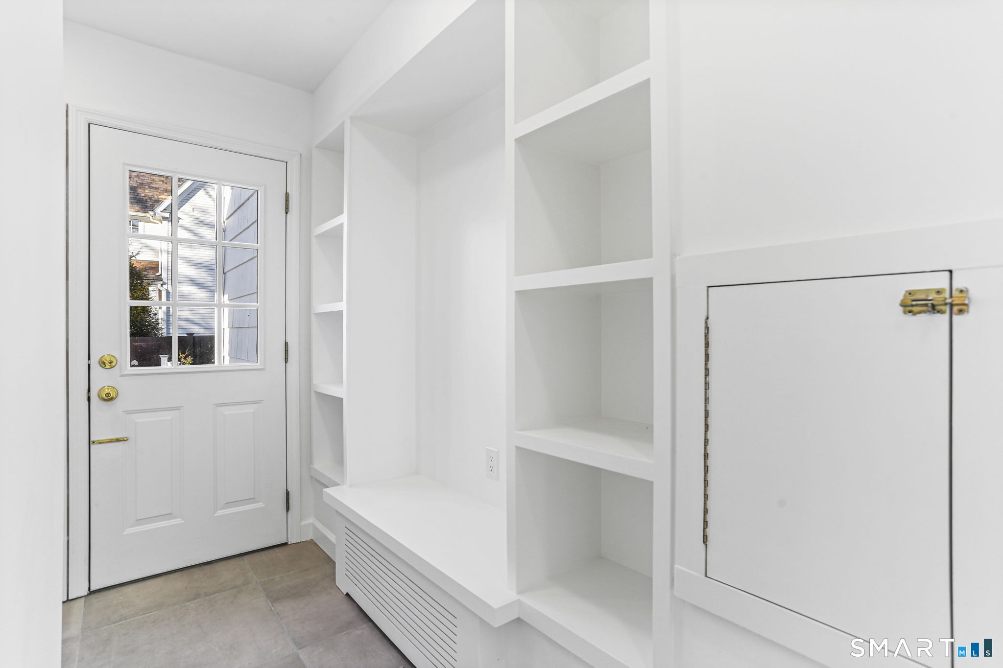 86 Maple Avenue South