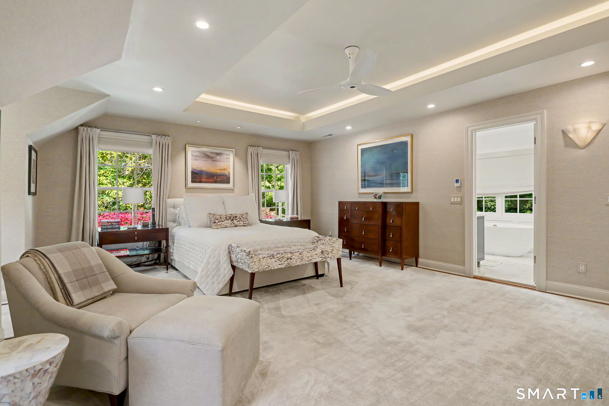 92 Compo Road North