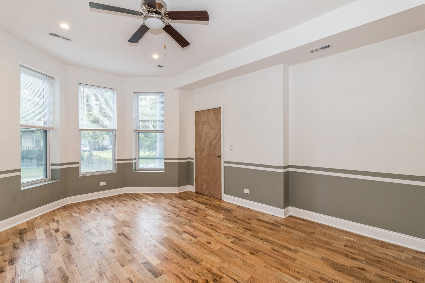 523 W 65th Place
