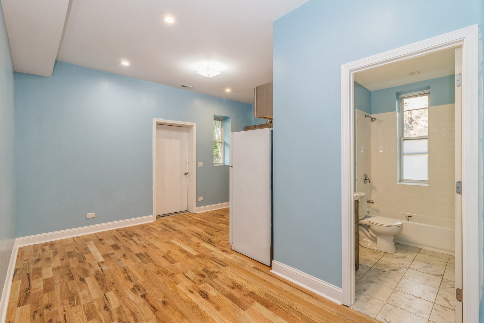 523 W 65th Place