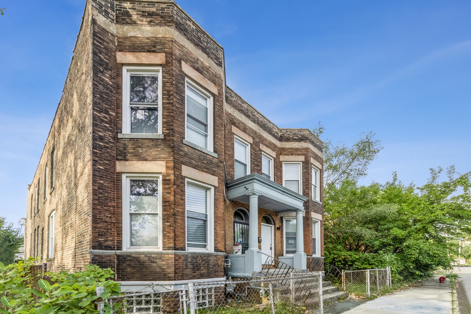 523 W 65th Place