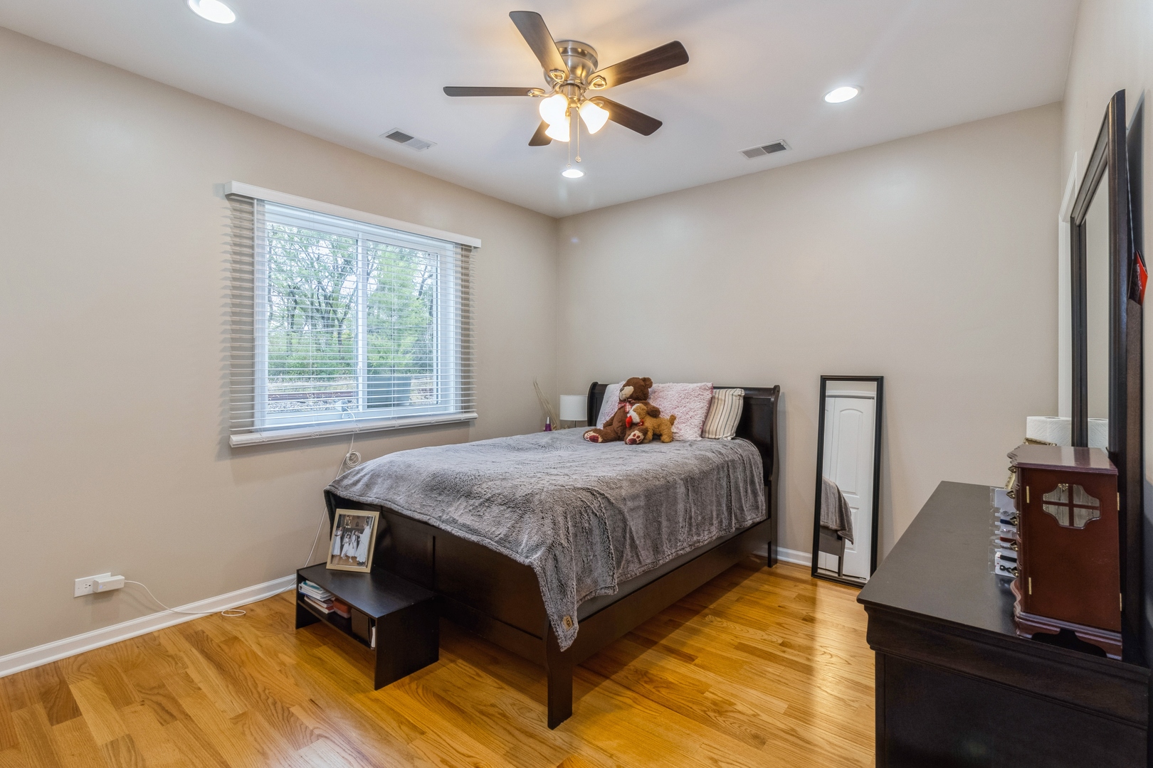 2938 W Fillmore Street Unit: 200
