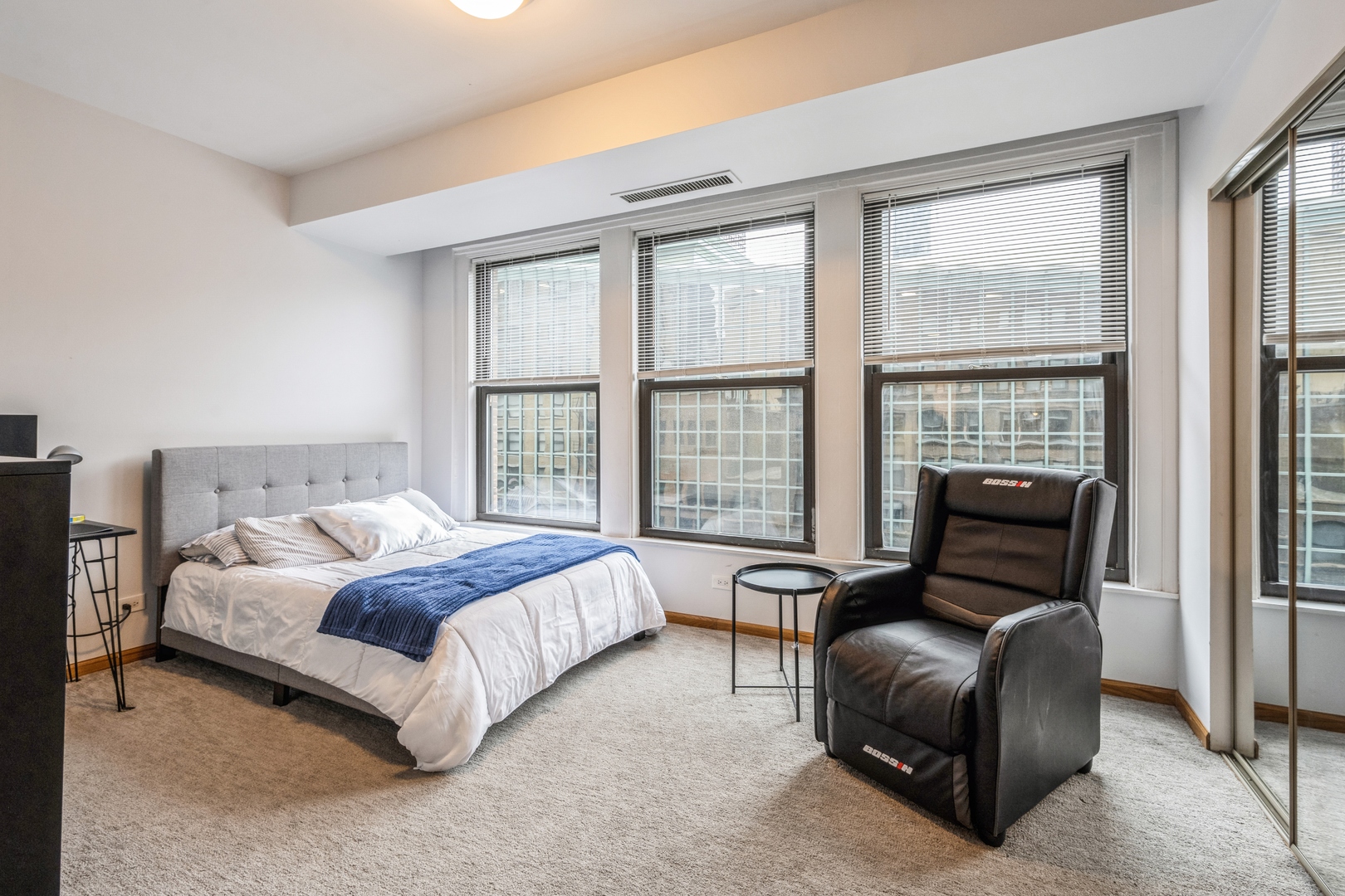 431 S Dearborn Street Unit: 1204
