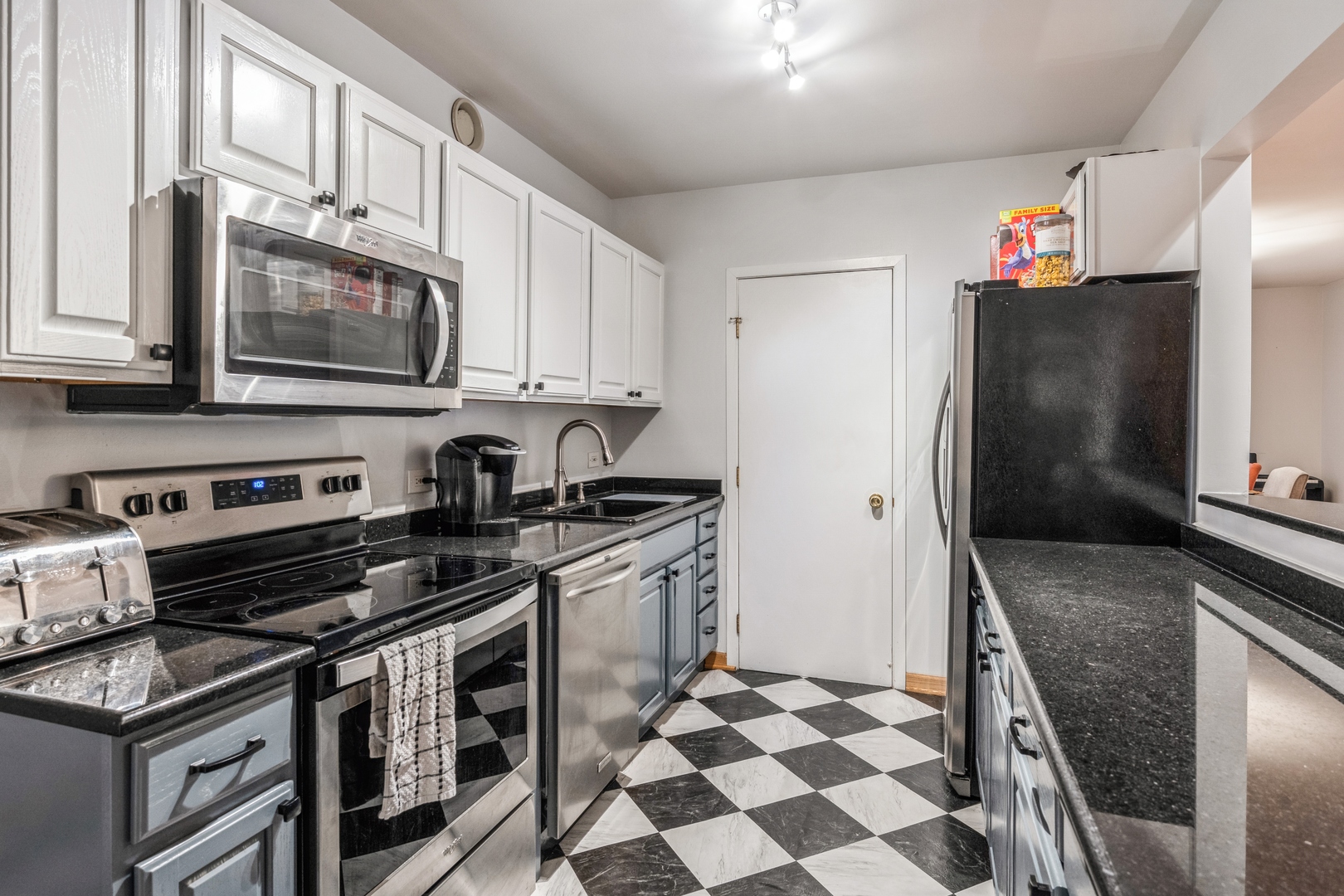 431 S Dearborn Street Unit: 1204