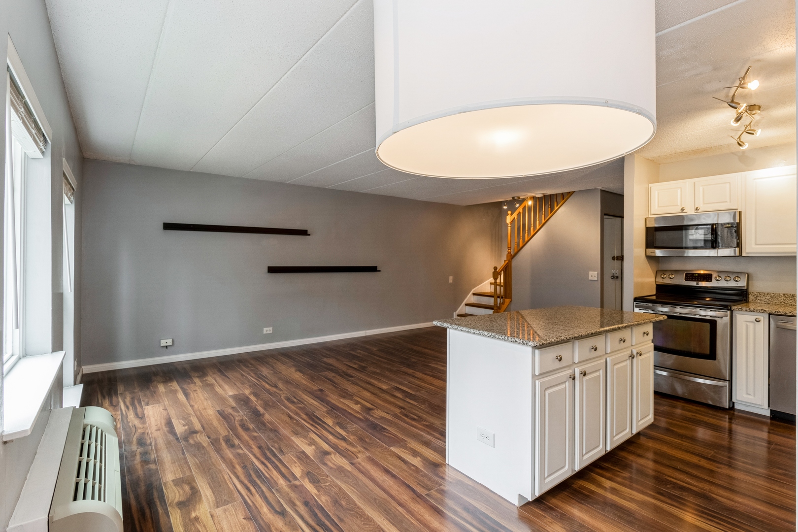 711 W Gordon Terrace Unit: 117